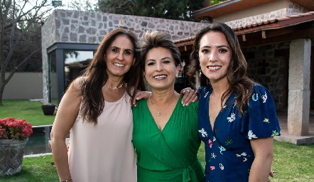  Dulce María Herrera, Cecilia Bremer y Mary Ceci Herrera.