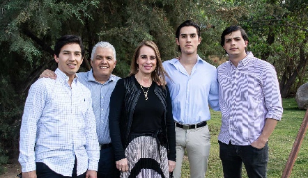  Familia Rodríguez Galarza: Emilio, Gerardo, Meritchell, Marcelo y Patricio.