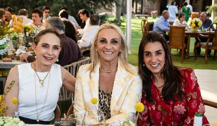  Lucía Lozano, Norma Galarza y Vanessa Galarza.