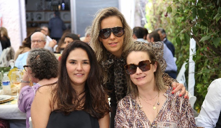  Ana Paula Valdés, Mónica Torres y Gaby  Artolózaga.