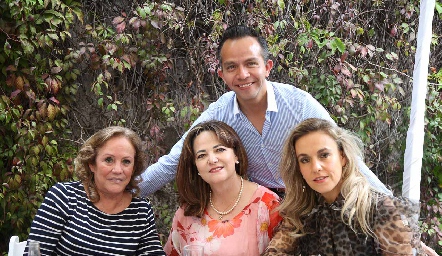  Tere Portales, Pau Gordoa, Gustavo Robledo y Mónica Torres.
