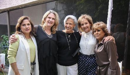  Margarita de Cabrera, Carmen de Velasco, Victoria Labastida y Gaby Enríquez.