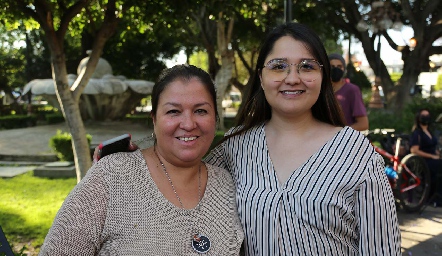  Neli y Estefanía de León.