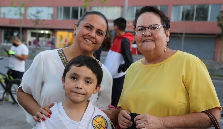 Martha Elena Reyes, Rafael Bernal y Martha Elena Romero.