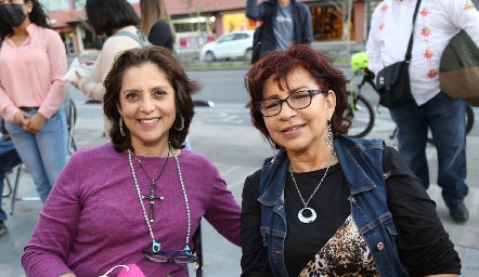  Lourdes Leiva y Pilar Contreras.