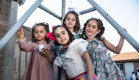  Martina, María Inés, María Pía e Inés.