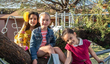  Bárbara, Álika y Valeria.