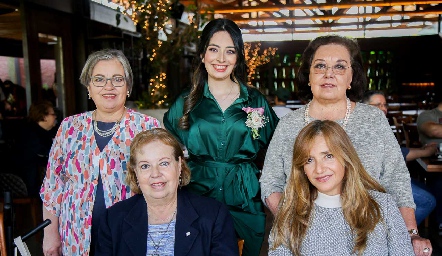  Ángeles Córdova, María Fernanda Contreras, María Elena Córdova, María Guadalupe Córdova y Lula Alvarado.