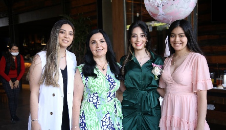  Daniela, Adriana, María Fernanda y Alessandra.