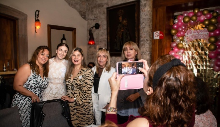 RocíoCanela, Denise Desiree, Silvia García de Jara, Estrella Lara y Silvia Lara de Martin del campo.