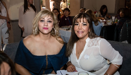  Lucy Terán y Selene Morín.
