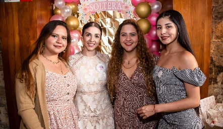  Claudia, Denise, Carolina y Estefanía.