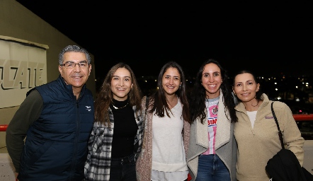  Héctor Gerardo, Ana Patricia Gerardo, Ana Alicia Valle, Andrea Cuevas y Paty Barrón.