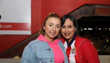  Jenny Torres y Valeria Rangel.