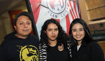  Ángel Camacho, Miriam Patiño y Leticia Salazar.