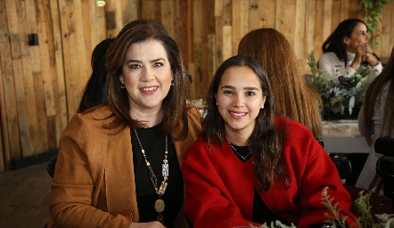  Cristina Galán y Bárbara Mejía.