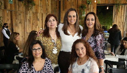 Lety Urbina, Erika Medrano, Silvia Medrano, Lourdes Espinoza y Ana Pozos.