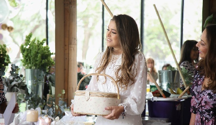 Bienvenida a la familia Chevaile Medrano para María José Hernández Lozano.