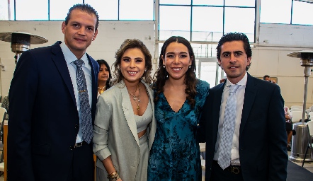  Mauricio Ruiz, Claudia Oliva, Michell Cano y Guillermo Gómez, padrinos de Cayetana.