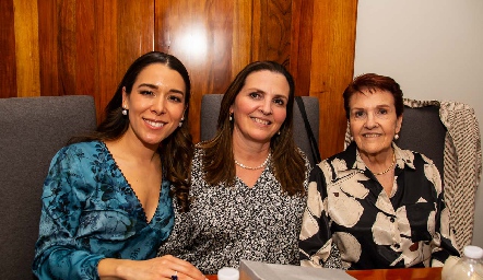  Michell Cano, Gabriela Gómez y Gela Valle.