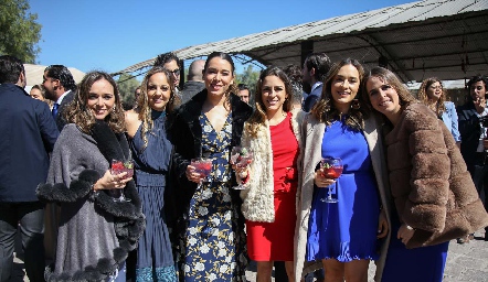  María José Ramírez, Pris Guzmán, Michell Cano, Pau Aguirre, Fer Castro y Montse Anaya.