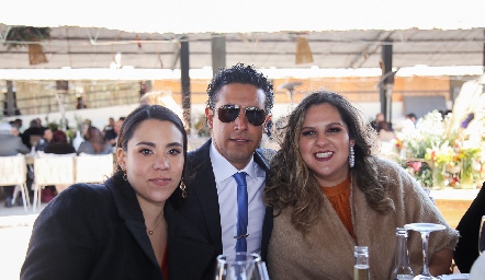  Mariela Narváez, Fernando Mercado y Sofía Cárdenas.