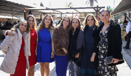  Sofía César, Pau Aguirre, Fernanda Castro, Montse Anaya, María José Ramírez, Pris Guzmán y Michell Cano.
