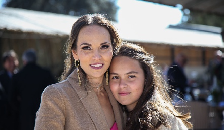  Yuya González e Isabella Garduño.