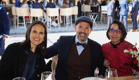 Adriana Pérez,  Carlos Hampshire y María José León.