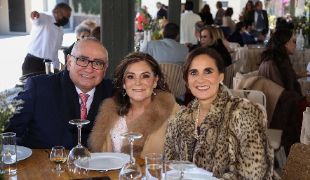  Roberto Zepeda, Beatriz Rojas y Tere Raymond.