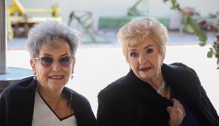  Lucía Zaldumbide y Jamy Martí.