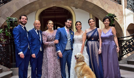  Chino González, Carlos González Martí, Gabriela Villanueva, José Luis Hernández, Gaby, Daniela y Marisol González.