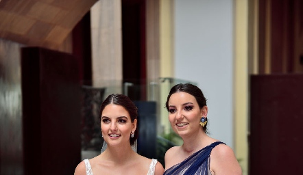  Gaby y Marisol González Villanueva.