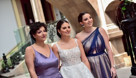  Daniela, Gabriela y Marisol González Villanueva.