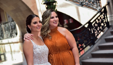  Gaby González y Sofía Cárdenas.