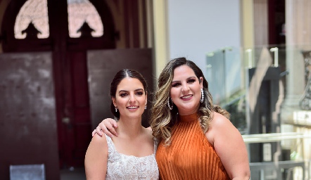  Gaby González y Sofía Cárdenas.