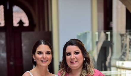 Gaby González y Cecilia Rodríguez.
