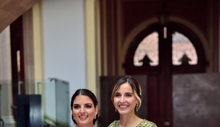  Gaby González y Daniela Ornelas.