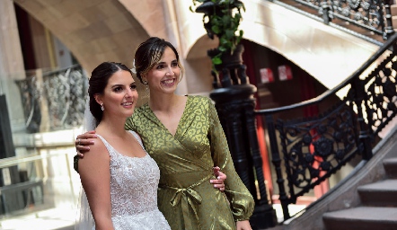  Gaby González y Daniela Ornelas.