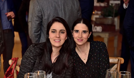  Andrea Espinosa y Marina Jourdain.