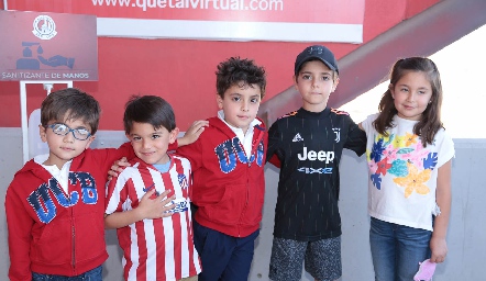  Juan Carlos, Andrés, José Carlos, Diego y Emilia.