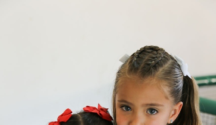  Macarena y Carlota.