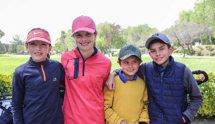  Paloma Obregón, Antonia González, Luis González y Jaime Obregón.