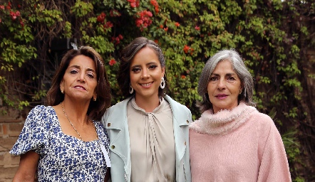  Chela Barragán, Carla Córdova y Gina Ovalle.