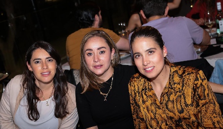 Cristina Casis, Carmelita Cordero y Elizabeth González.