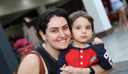  Alma Meras y Amaya Zavala.