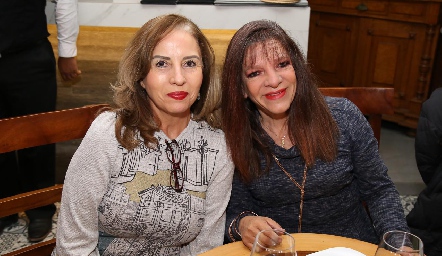  Laura Mónica y Esther Caballero.