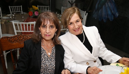  Silvia Ugalde y Angeles Ugalde.