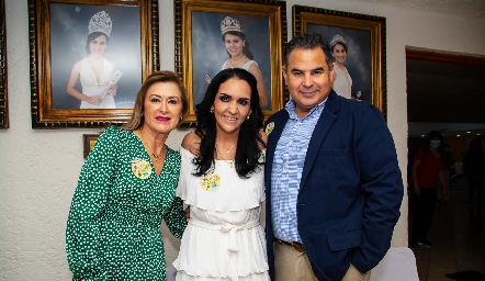 Gaby Pavón, Lorena Pérez y Eduardo Díaz.