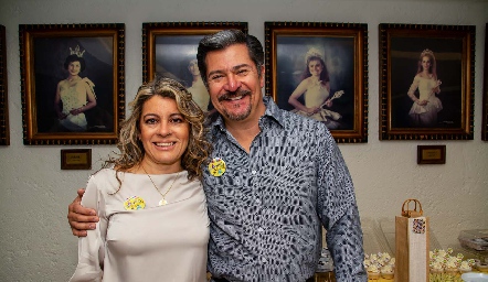 Iliana Castillo de Salinas y Carlos Salinas.